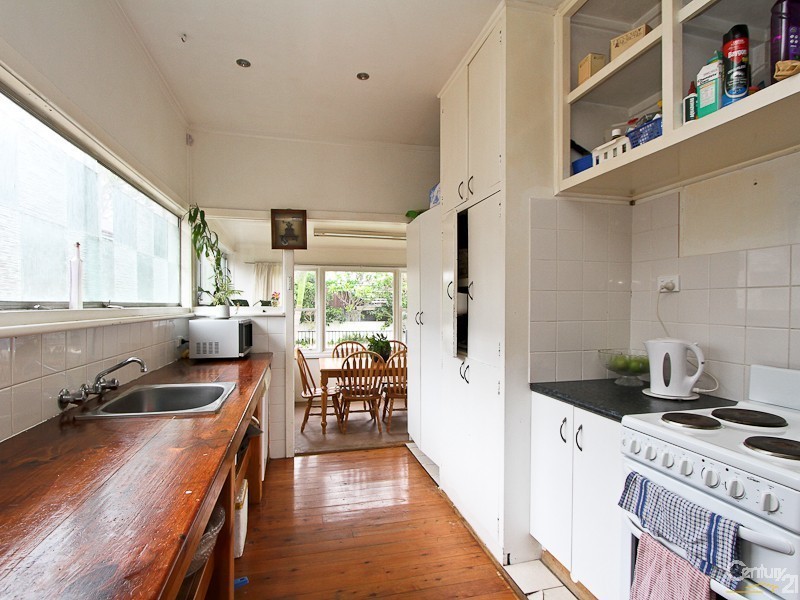 82 Andrew Road, Valentine NSW 2280
