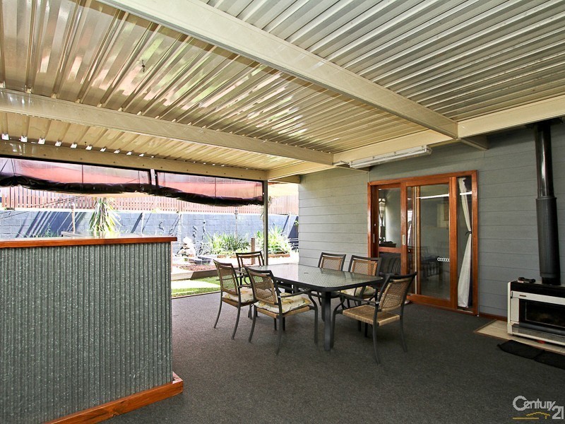 15 Alder Crescent, Gateshead NSW 2290