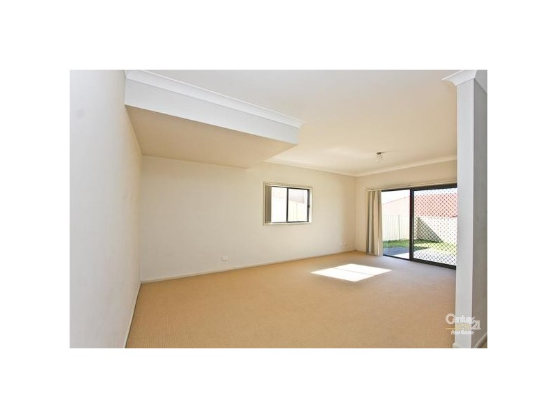 61 Tennent, Mount Hutton NSW 2290