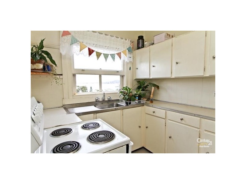 21 Gordon Street, Eleebana NSW 2282