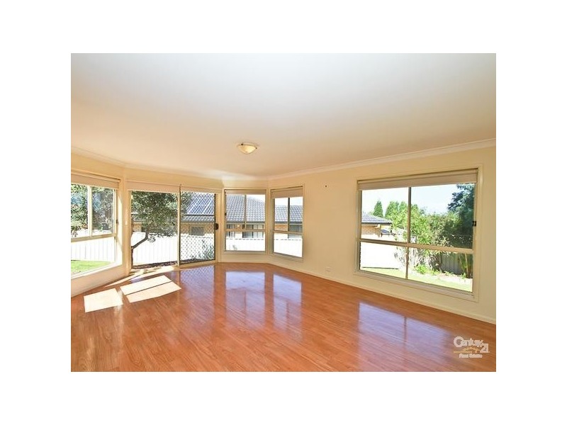 4 Whipbird Way, Valentine NSW 2280