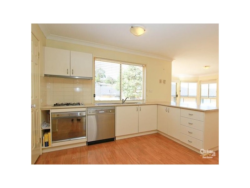 4 Whipbird Way, Valentine NSW 2280