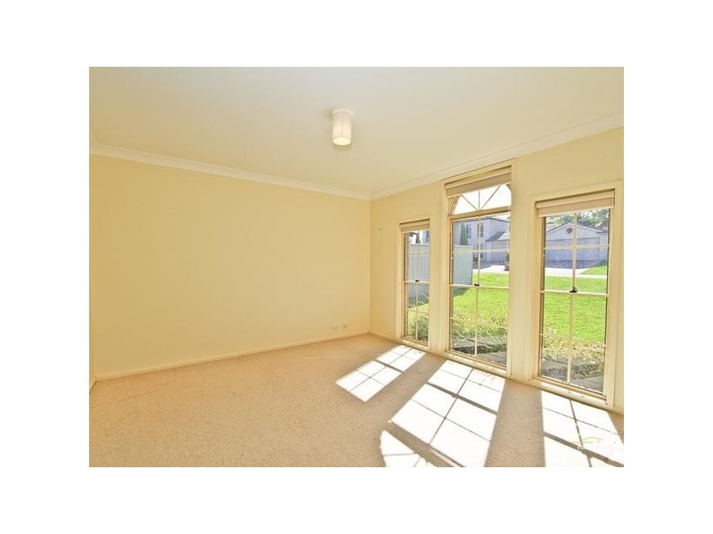 4 Whipbird Way, Valentine NSW 2280