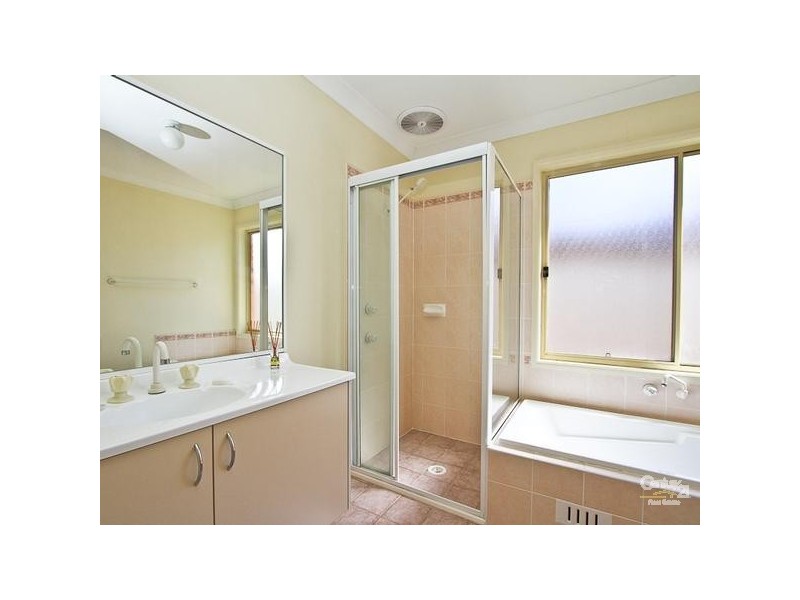 4 Whipbird Way, Valentine NSW 2280