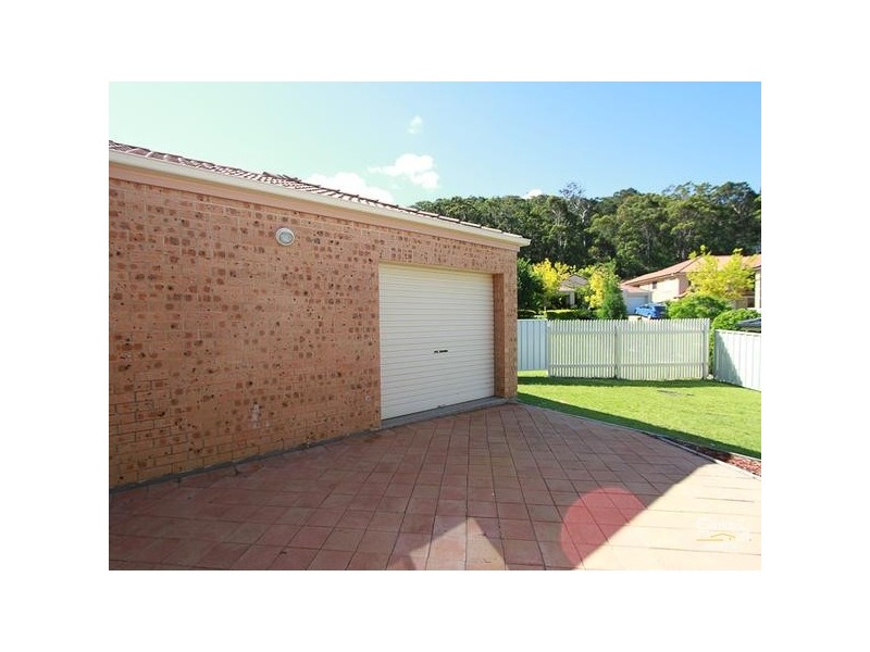 4 Whipbird Way, Valentine NSW 2280