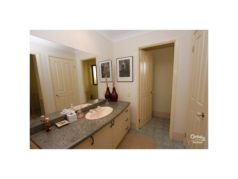 17 Halyard, Belmont NSW 2280