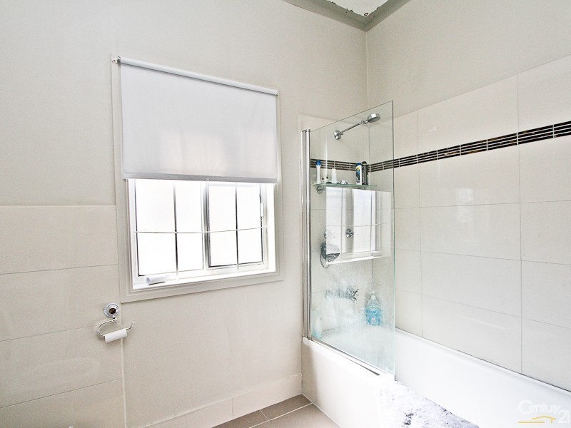 16 Beach Street, Belmont South NSW 2280