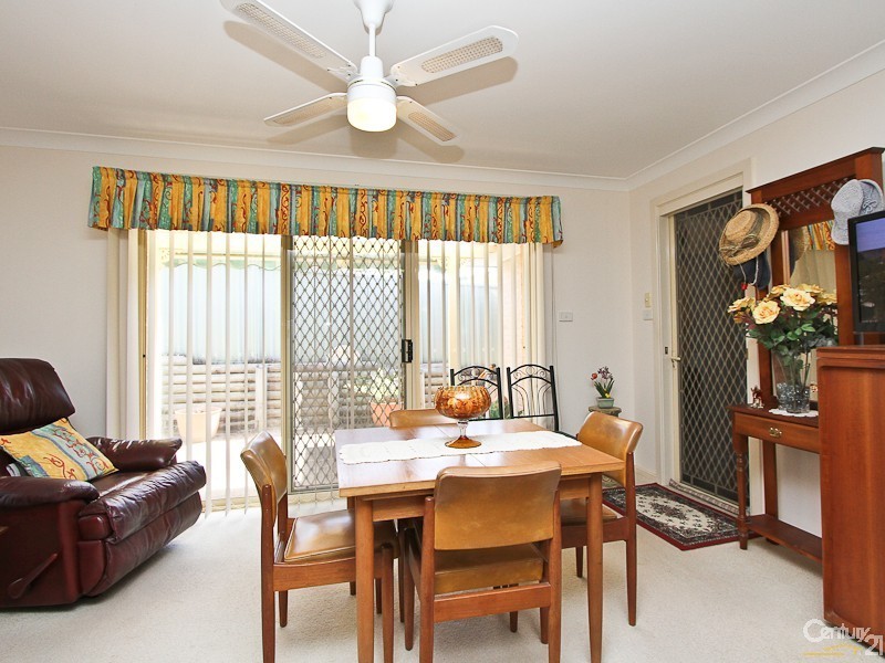 17/4 Cowmeadow, Mount Hutton NSW 2290