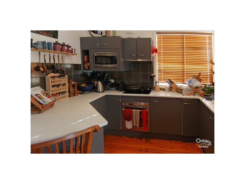 75 Bayview Street, Warners Bay NSW 2282