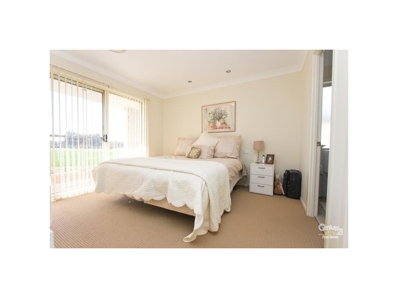 4 Siloam Drive, Belmont North NSW 2280