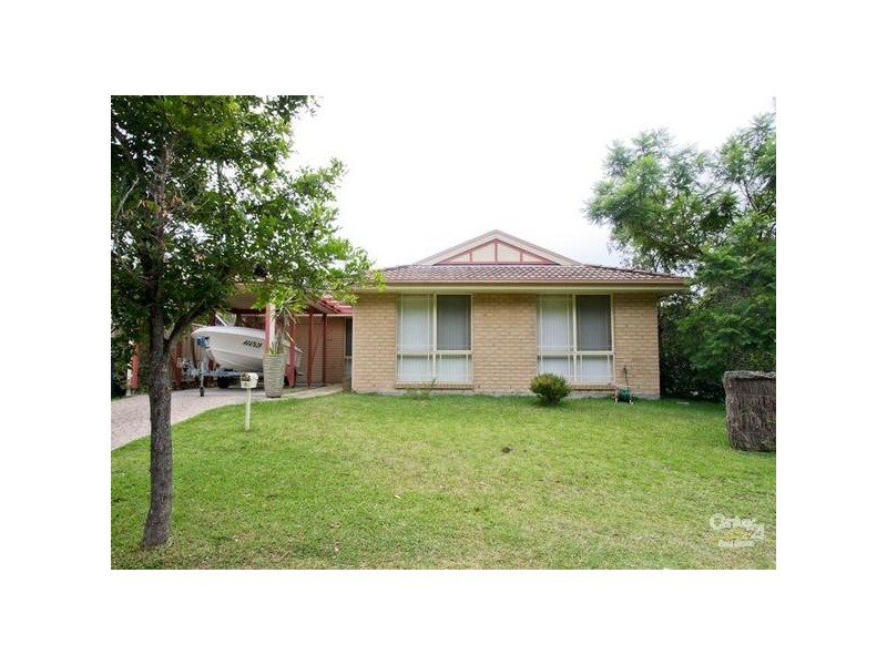 2 Gleeson Crescent, Eleebana NSW 2282