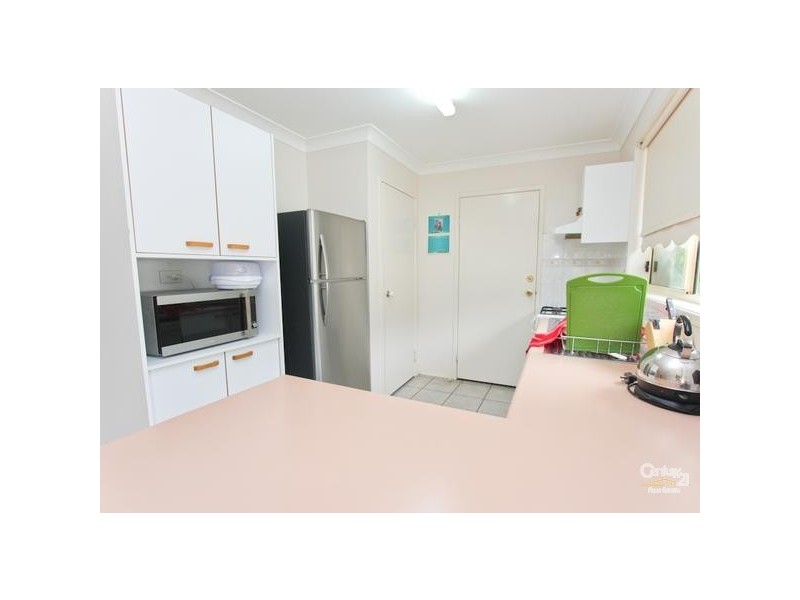 2 Gleeson Crescent, Eleebana NSW 2282