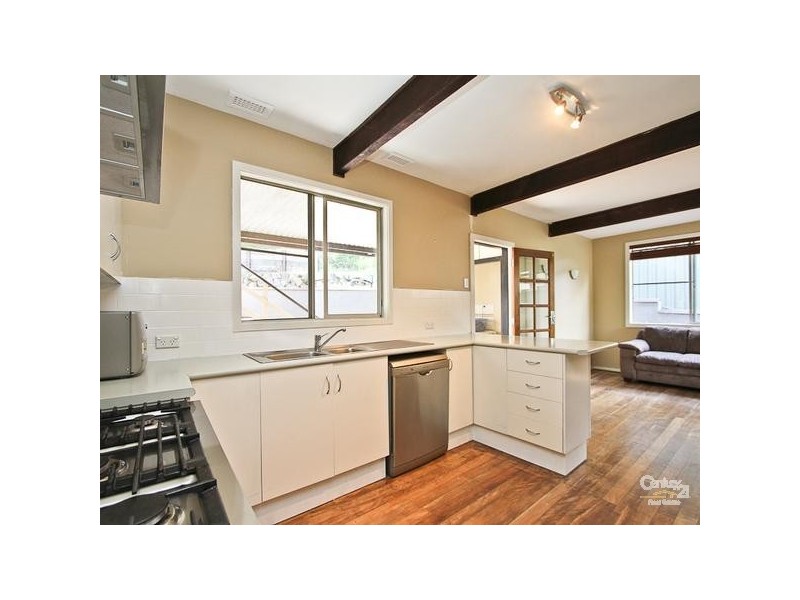 21 Lindsay Ave, Valentine NSW 2280