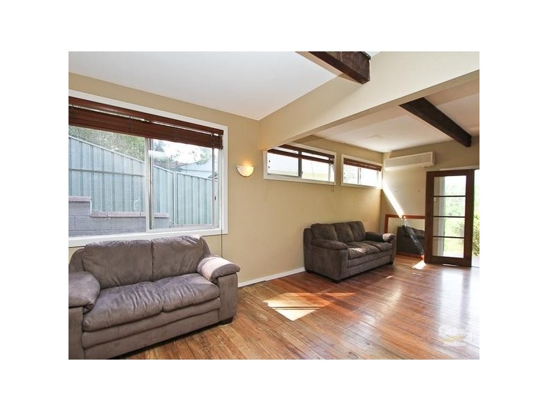 21 Lindsay Ave, Valentine NSW 2280