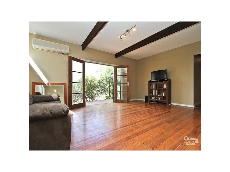 21 Lindsay Ave, Valentine NSW 2280