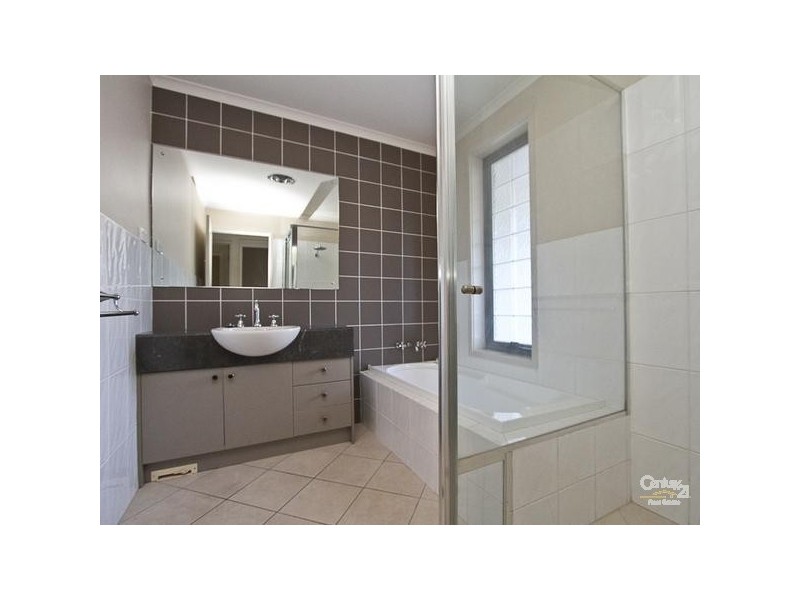 1/1 Keira Close, Valentine NSW 2280