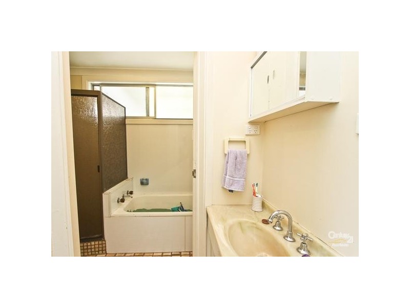 73 Medcalfe Street, Warners Bay NSW 2282