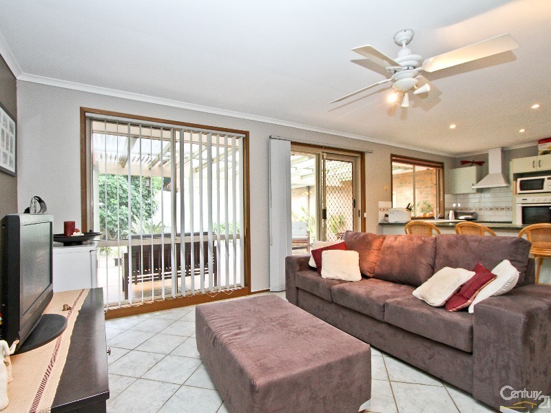 6 Bulwara Place, Bolton Point NSW 2283