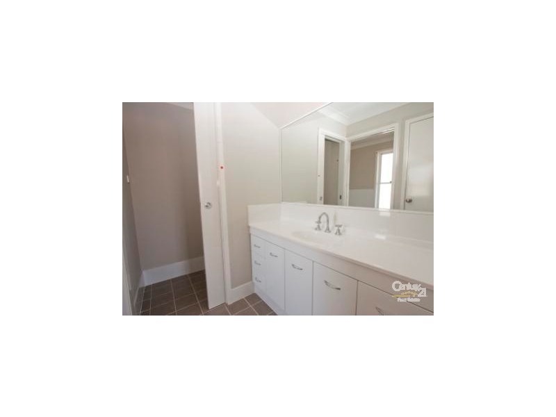 35 Harmony Cressent, Mount Hutton NSW 2290