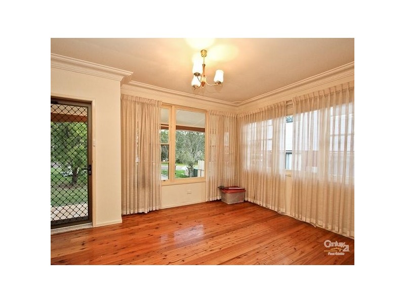 13 Werona Crescent, Valentine NSW 2280