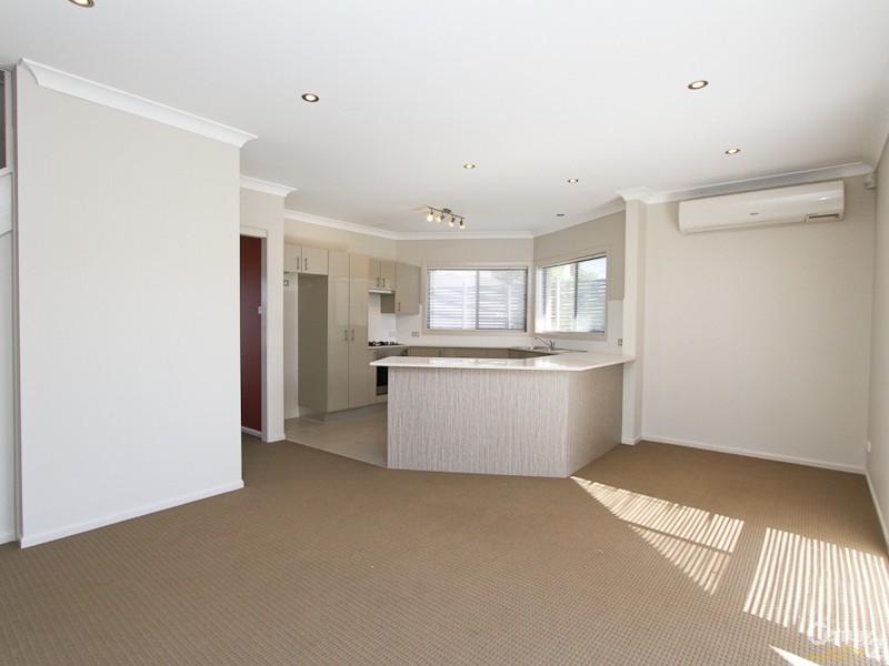 8 Siloam Drive, Belmont North NSW 2280