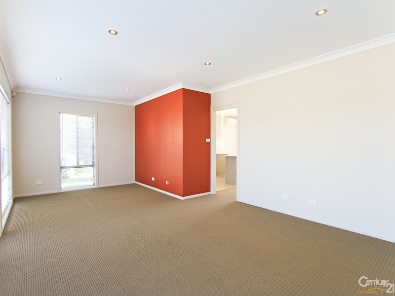 8 Siloam Drive, Belmont North NSW 2280