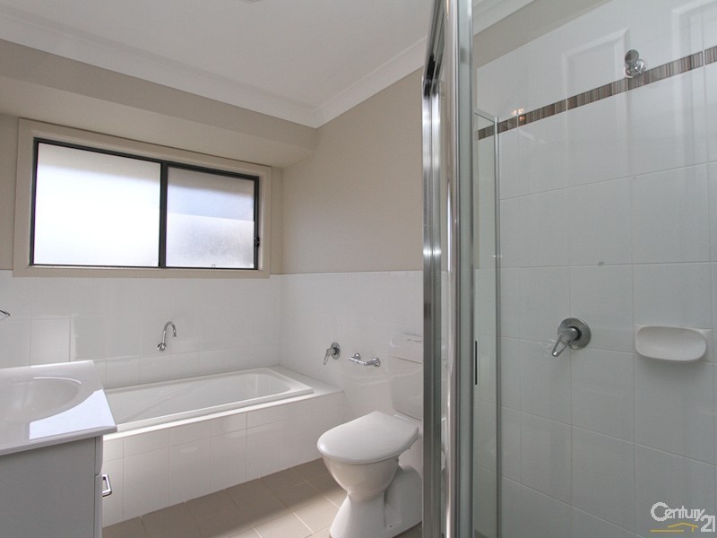 8 Siloam Drive, Belmont North NSW 2280