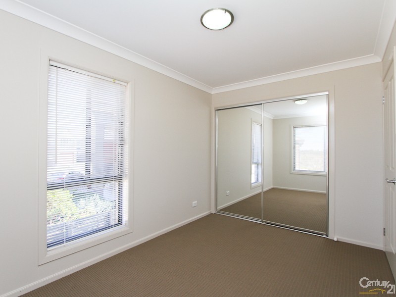 8 Siloam Drive, Belmont North NSW 2280