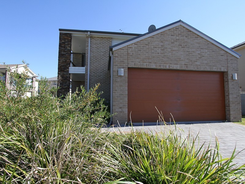 8 Siloam Drive, Belmont North NSW 2280