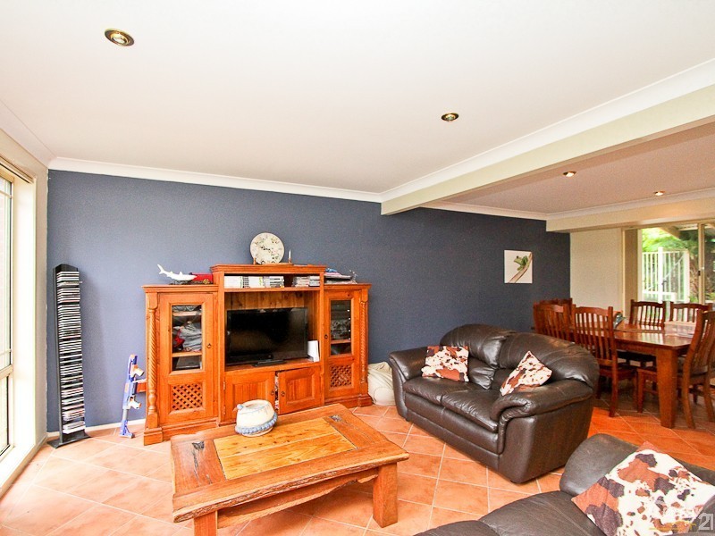 14 The Crest Cove, Valentine NSW 2280