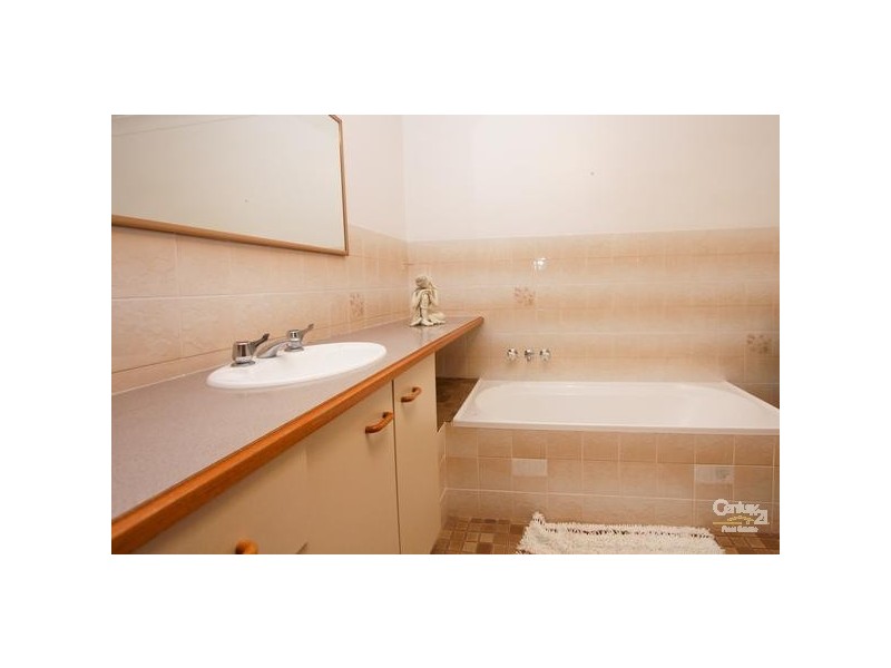 8/44 Linden Ave, Eleebana NSW 2282