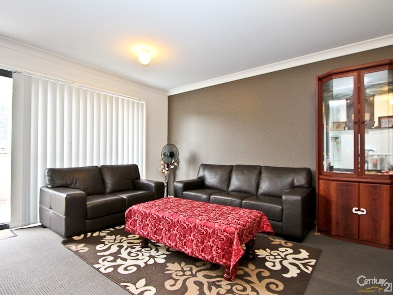 4/8  Merrivale Road, Mount Hutton NSW 2290