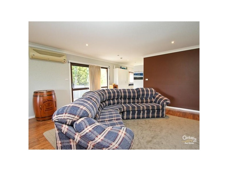 2 Eleebana Road, Eleebana NSW 2282