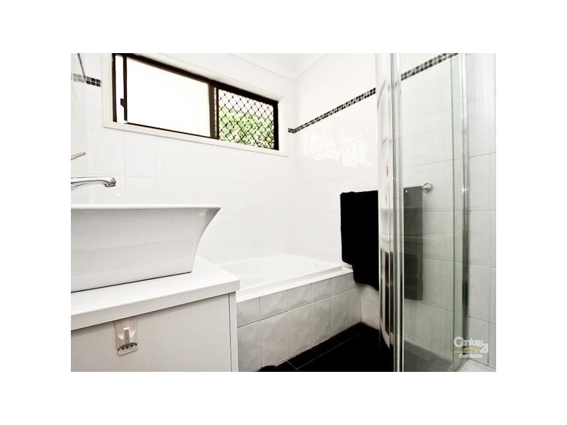 2 Eleebana Road, Eleebana NSW 2282