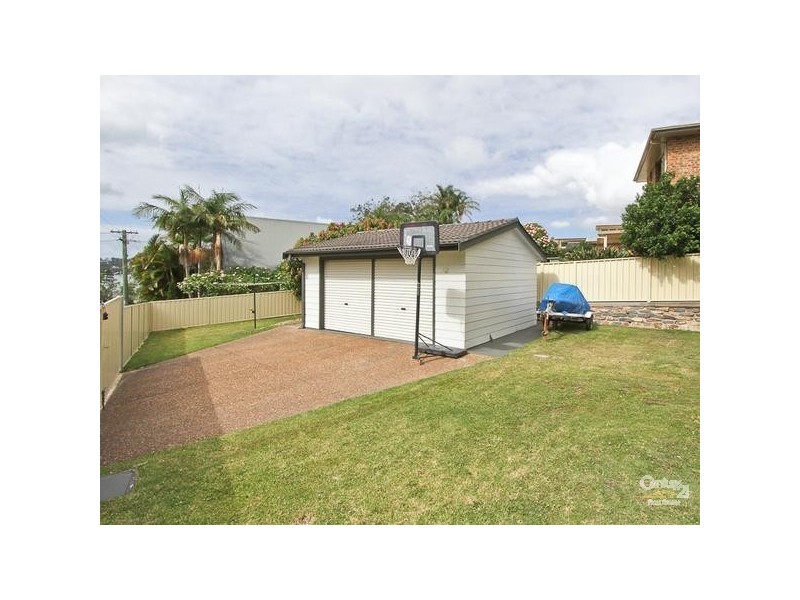 2 Eleebana Road, Eleebana NSW 2282