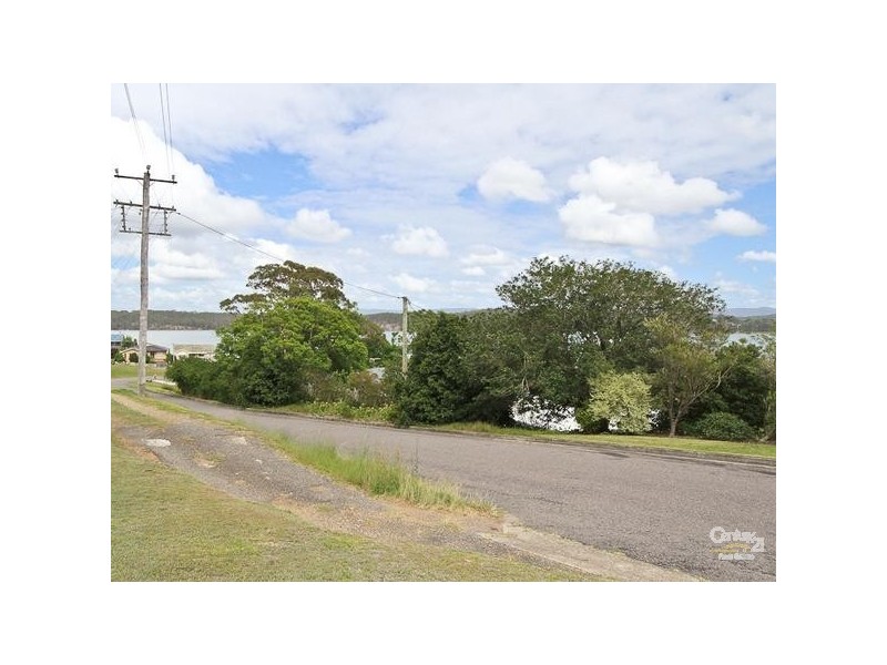 2 Eleebana Road, Eleebana NSW 2282