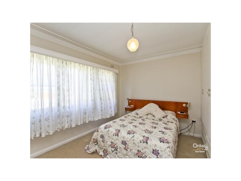 32 St Johns Drive, Croudace Bay NSW 2280