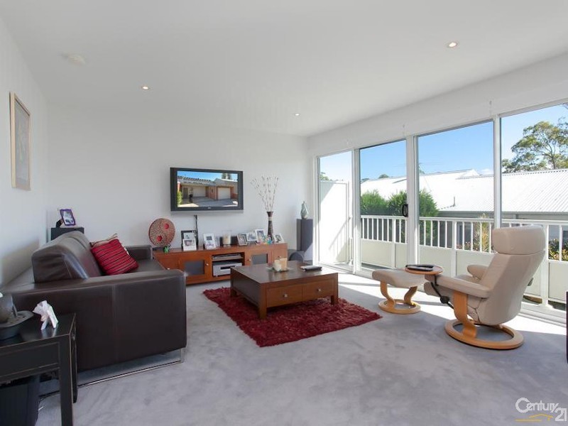 2/40 Allambee Place, Valentine NSW 2280