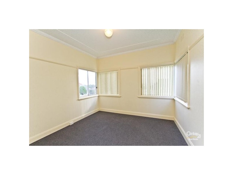 16 Augusta Street, Warners Bay NSW 2282