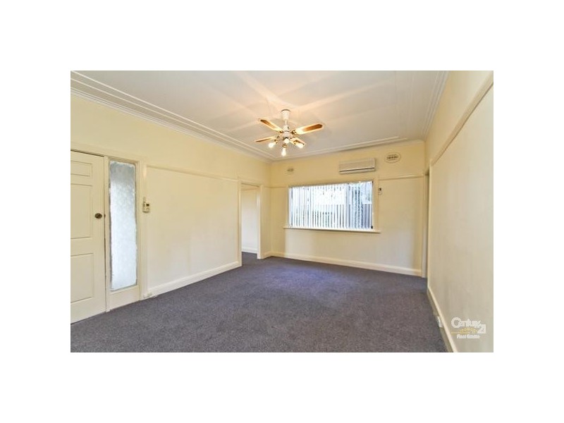 16 Augusta Street, Warners Bay NSW 2282