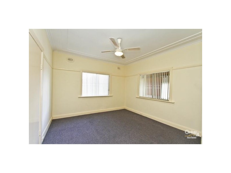 16 Augusta Street, Warners Bay NSW 2282