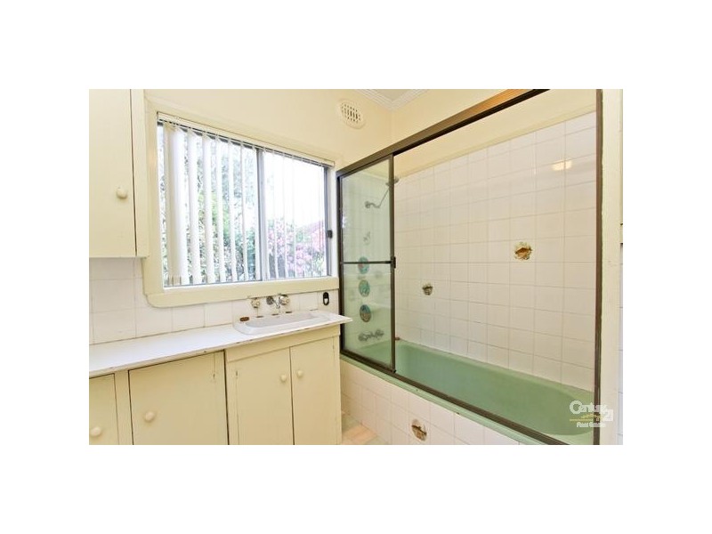 16 Augusta Street, Warners Bay NSW 2282