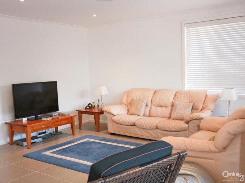 30 John Darling Avenue, Belmont North NSW 2280