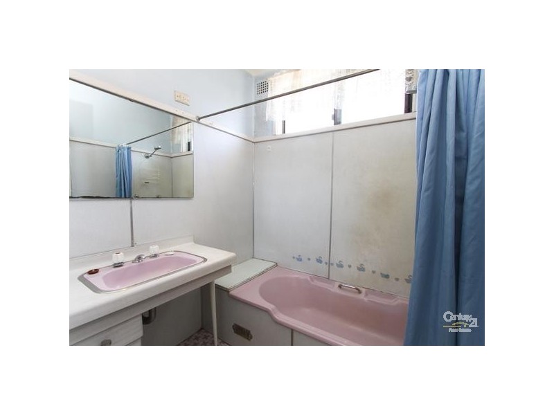 2 Keira Close, Valentine NSW 2280