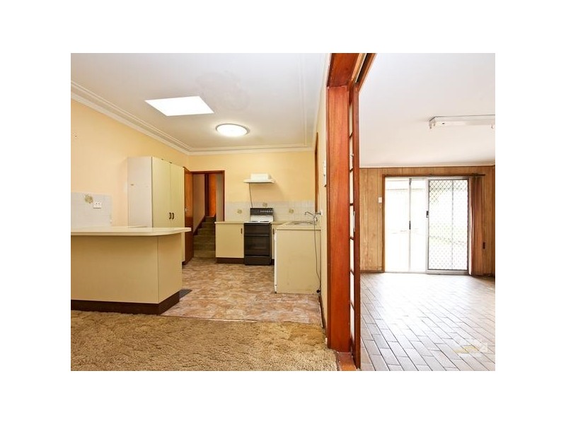 34 Robertson Road, Valentine NSW 2280