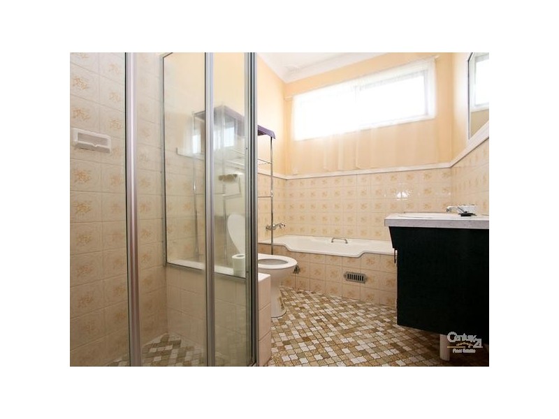34 Robertson Road, Valentine NSW 2280