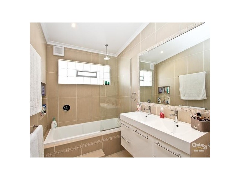 15 Robert Street, Belmont South NSW 2280