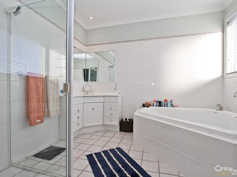 18 Roma Road, Valentine NSW 2280