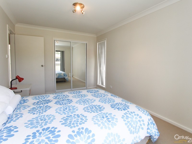 3/4  Berringar Road, Valentine NSW 2280