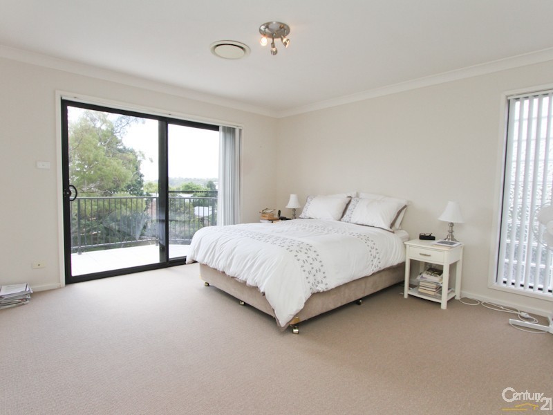 3/4  Berringar Road, Valentine NSW 2280